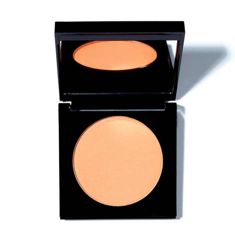 Laritzy Cosmetics Luxe Powder Pressed Blush in Soft Apricot